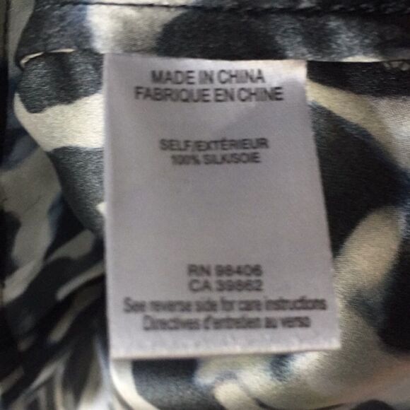 EUC Theory Moha abstract clouds silk top sz medium - Picture 7 of 9